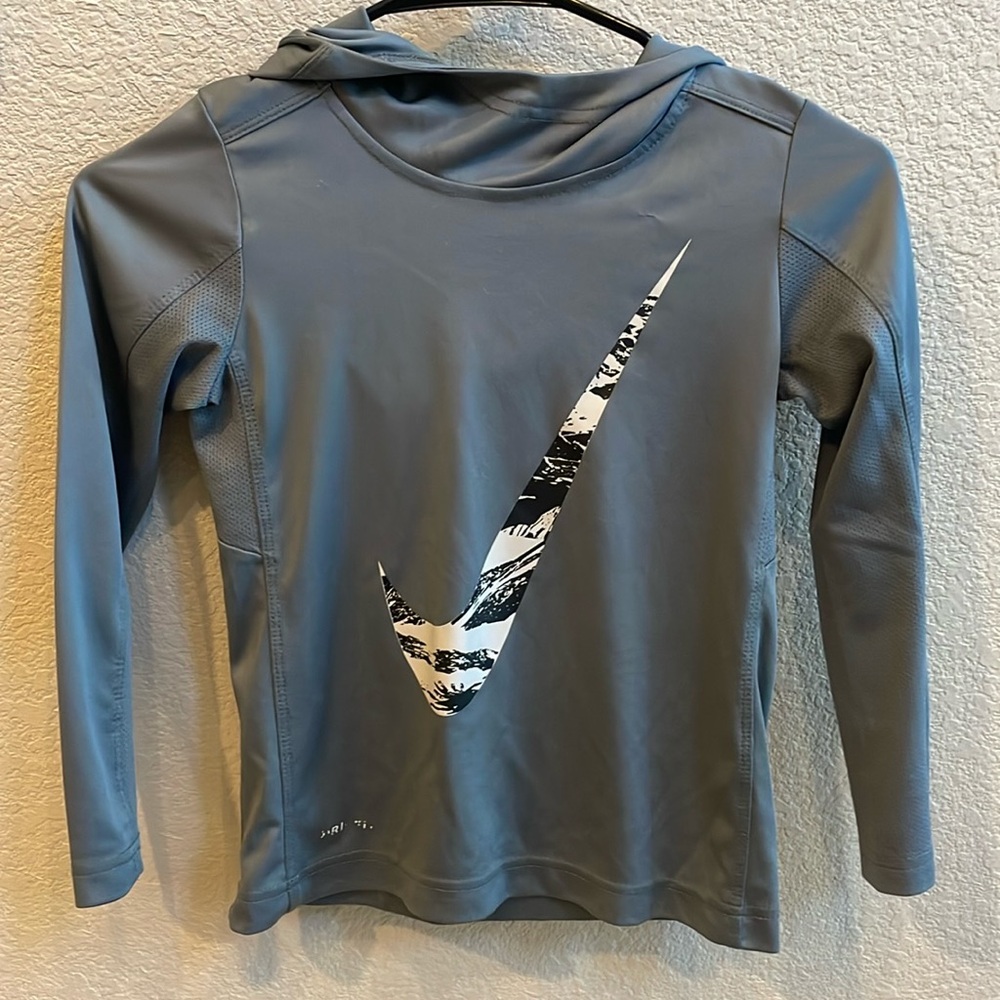 Nike boys hooded shirt, size 7
